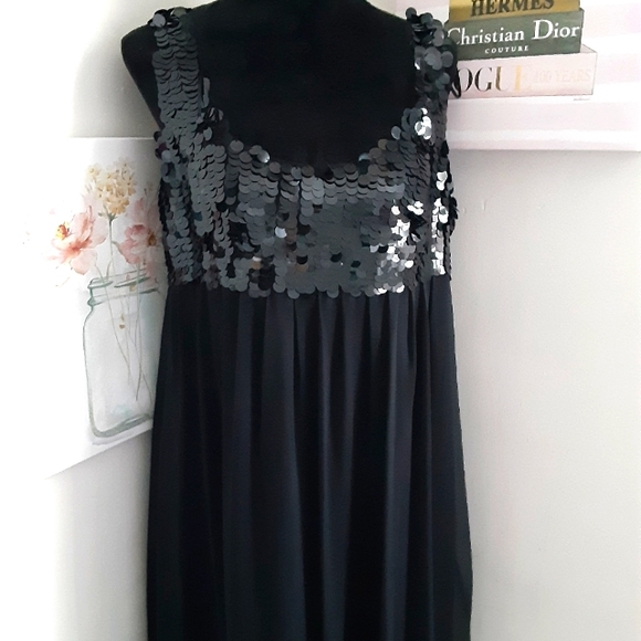 Short Sequins Dress - Picture 1 of 2